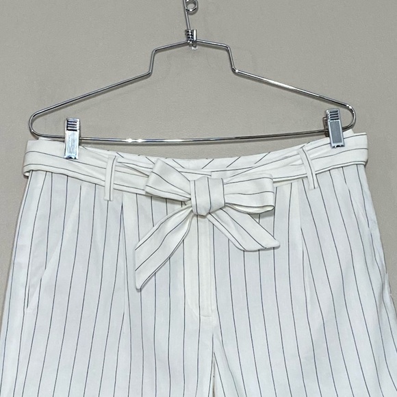 NWT Loft || Womans striped shorts with cloth belt size 6 - Picture 3 of 7